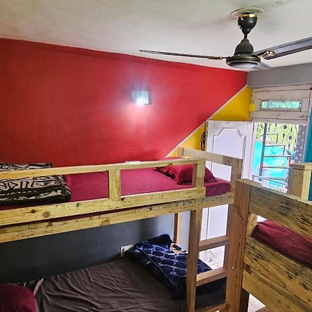 Shanti Cafe & Hostels Kasol Kültér fotó