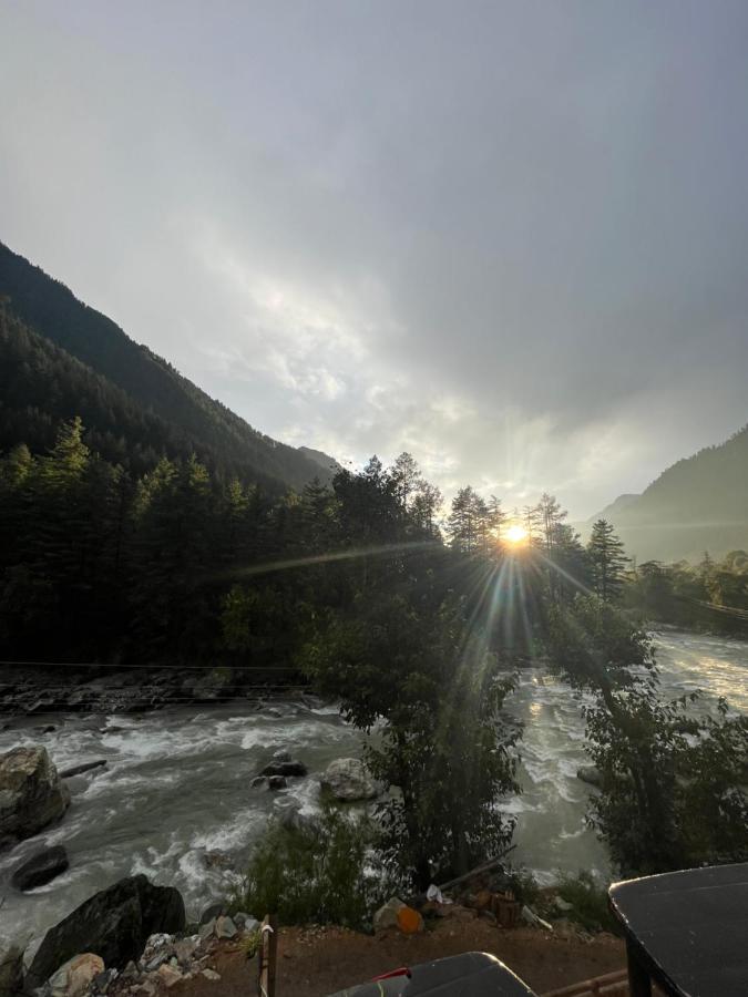 Shanti Cafe & Hostels Kasol Kültér fotó