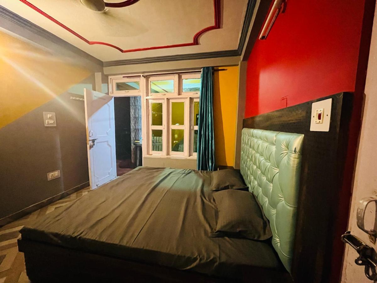 Shanti Cafe & Hostels Kasol Kültér fotó