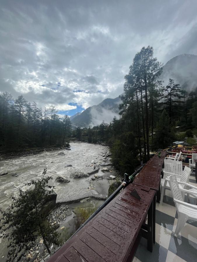Shanti Cafe & Hostels Kasol Kültér fotó