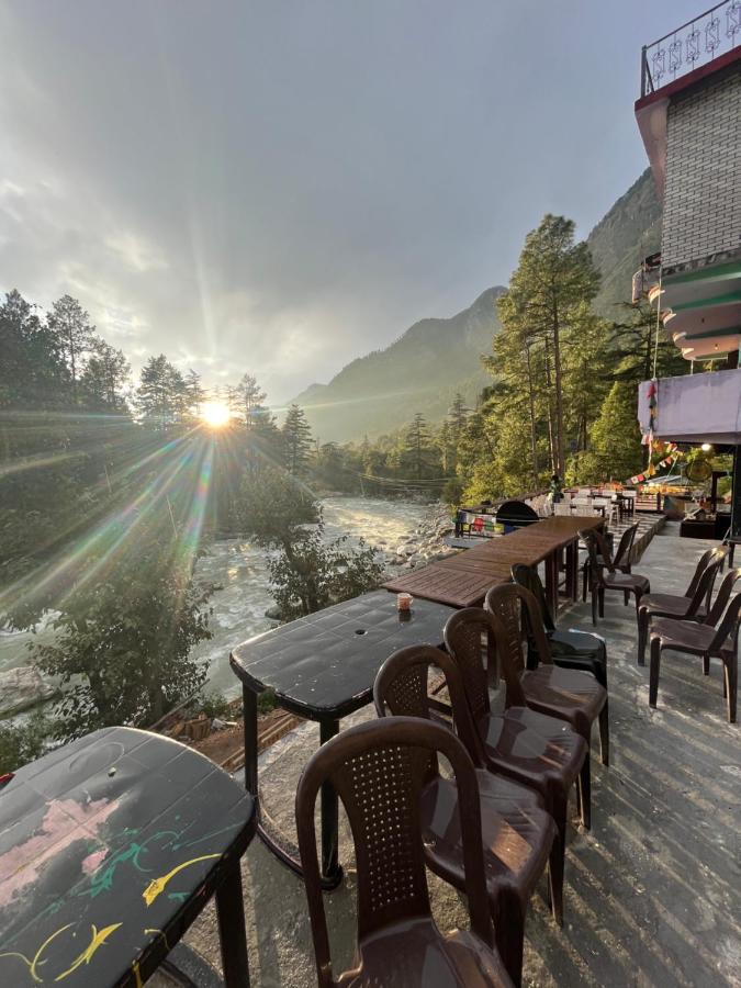 Shanti Cafe & Hostels Kasol Kültér fotó