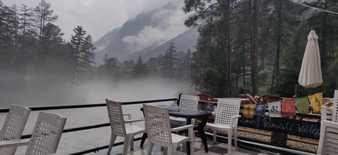 Shanti Cafe & Hostels Kasol Kültér fotó