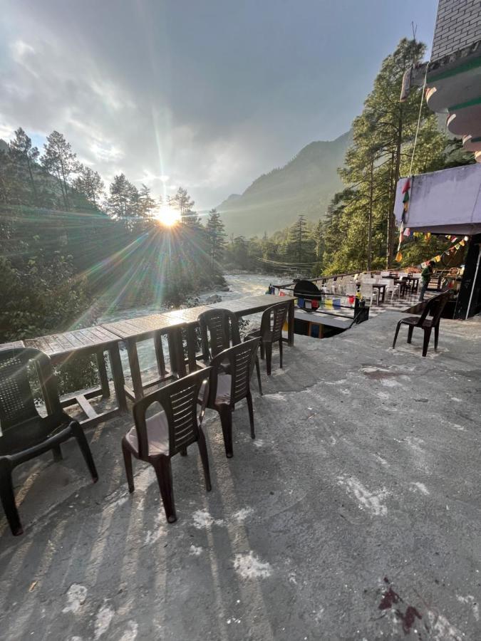 Shanti Cafe & Hostels Kasol Kültér fotó