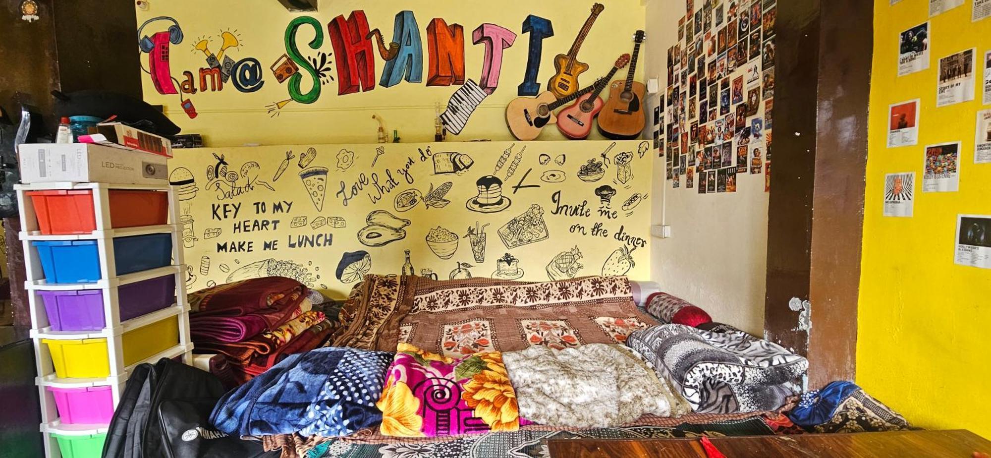Shanti Cafe & Hostels Kasol Kültér fotó