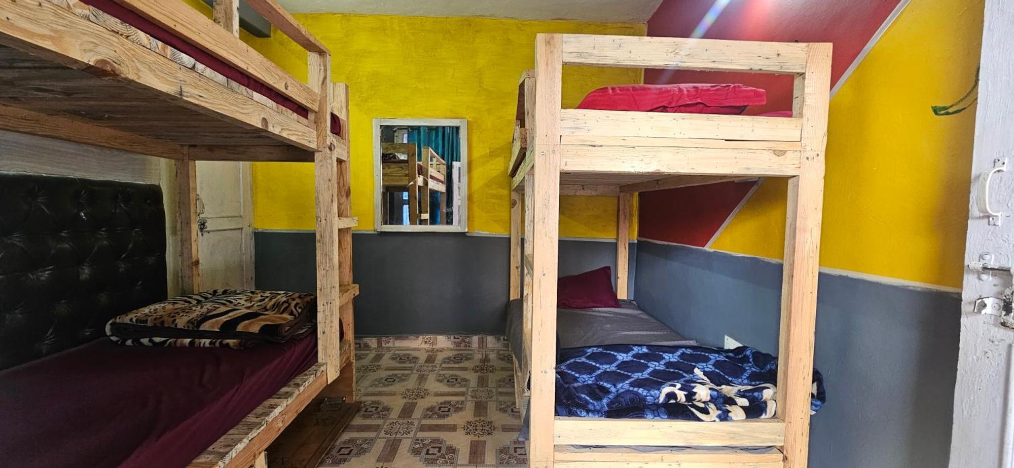 Shanti Cafe & Hostels Kasol Kültér fotó