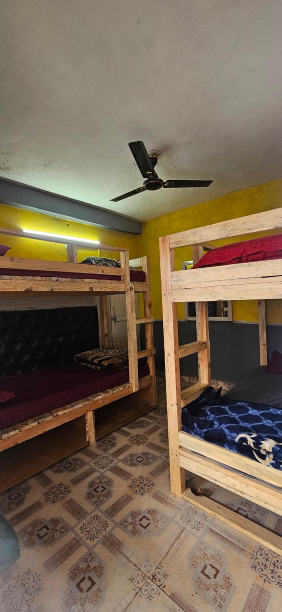 Shanti Cafe & Hostels Kasol Kültér fotó