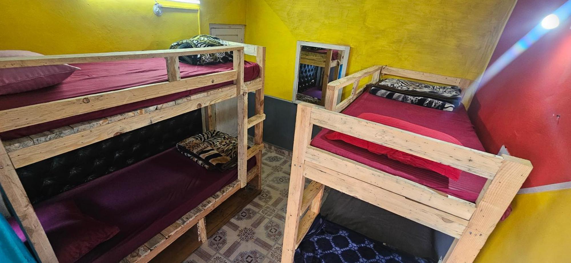 Shanti Cafe & Hostels Kasol Kültér fotó