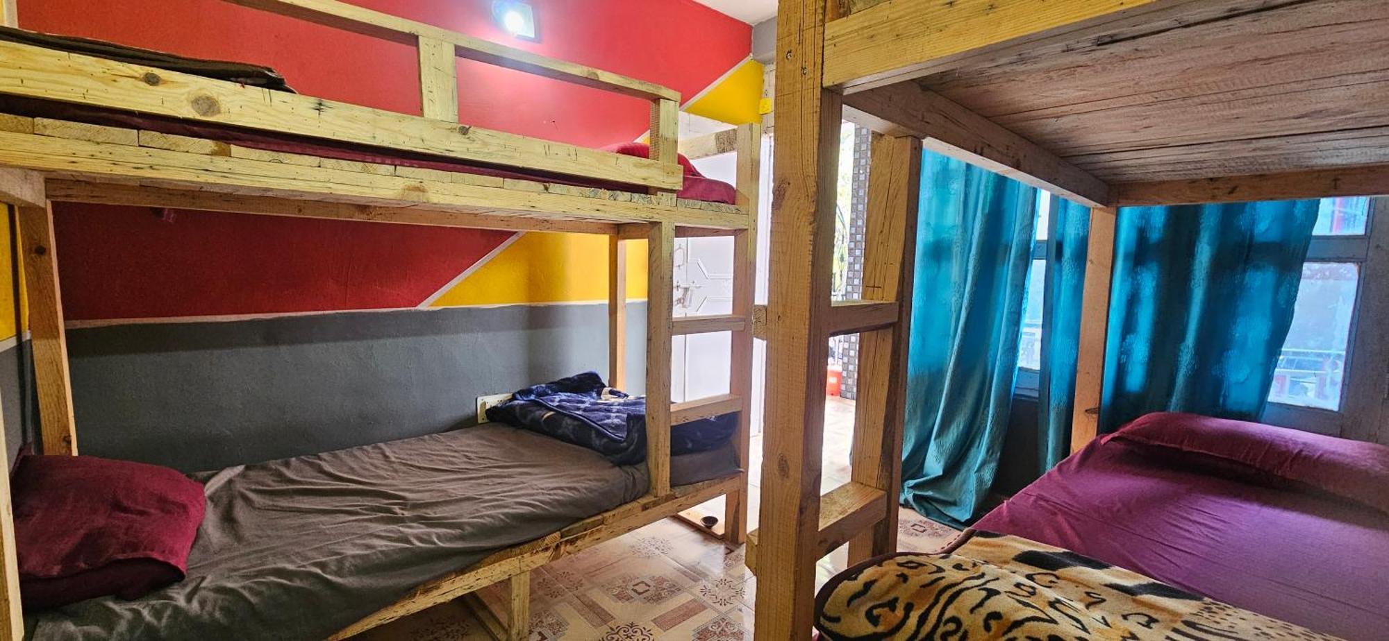 Shanti Cafe & Hostels Kasol Kültér fotó